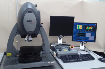 Surface roughness measuring machine